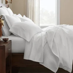 Signature Hemmed Sheet Set in White