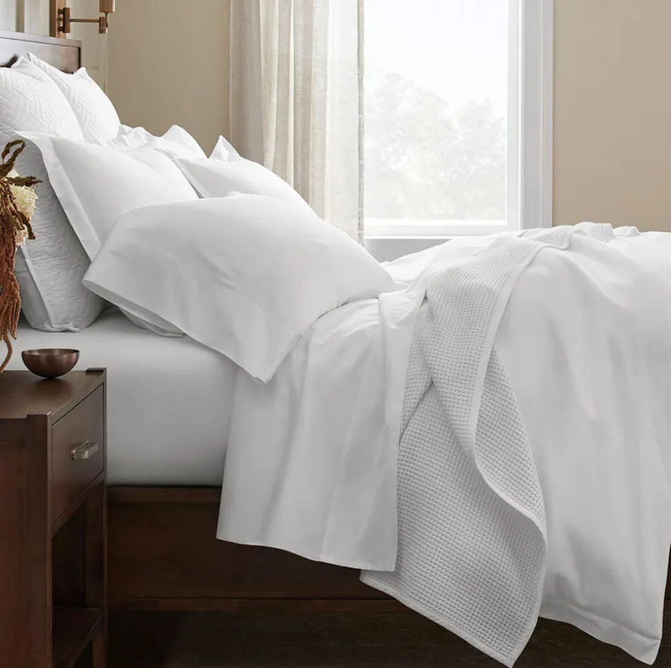 Signature Hemmed Sheet Set in White