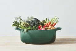 Signature Oval Dutch Oven in Artichaut