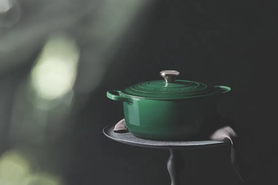Signature Round Dutch Oven in Artichaut