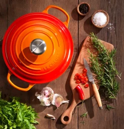 Signature Round Dutch Oven