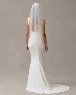Signature Veil, Fingertip Length