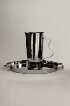 Squiggle Pitcher