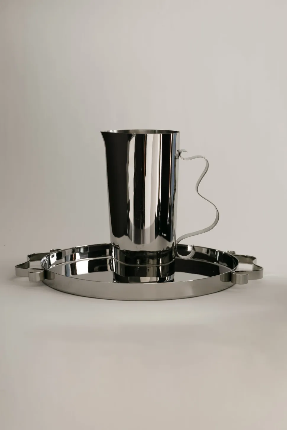 Squiggle Pitcher