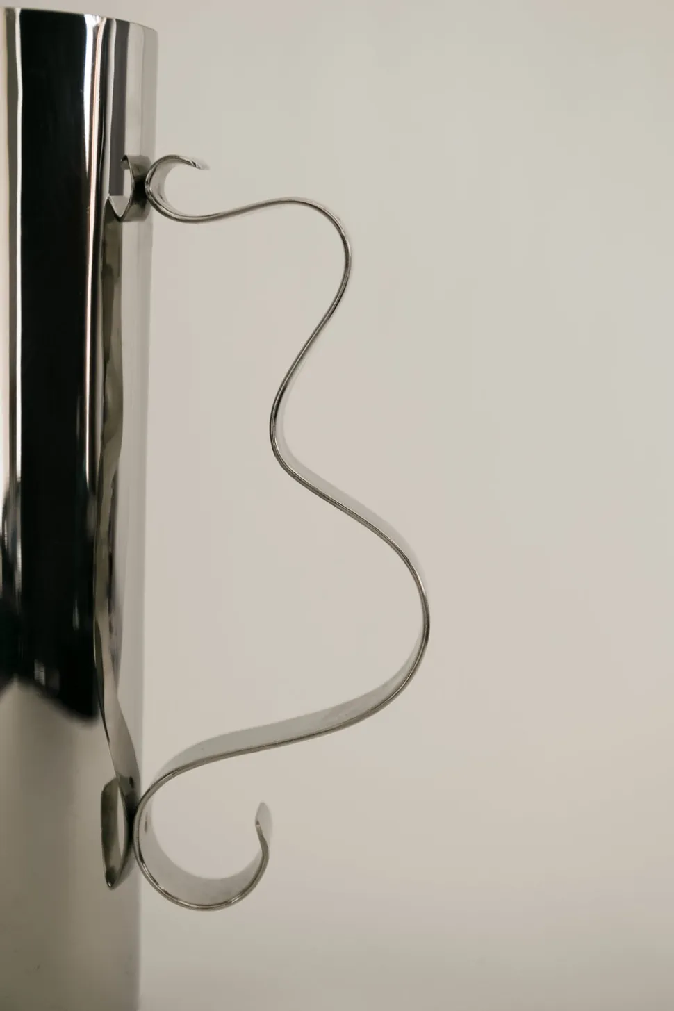 Squiggle Pitcher
