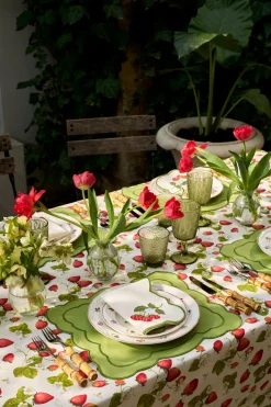 Strawberry Placemat and Napkin Set in Green