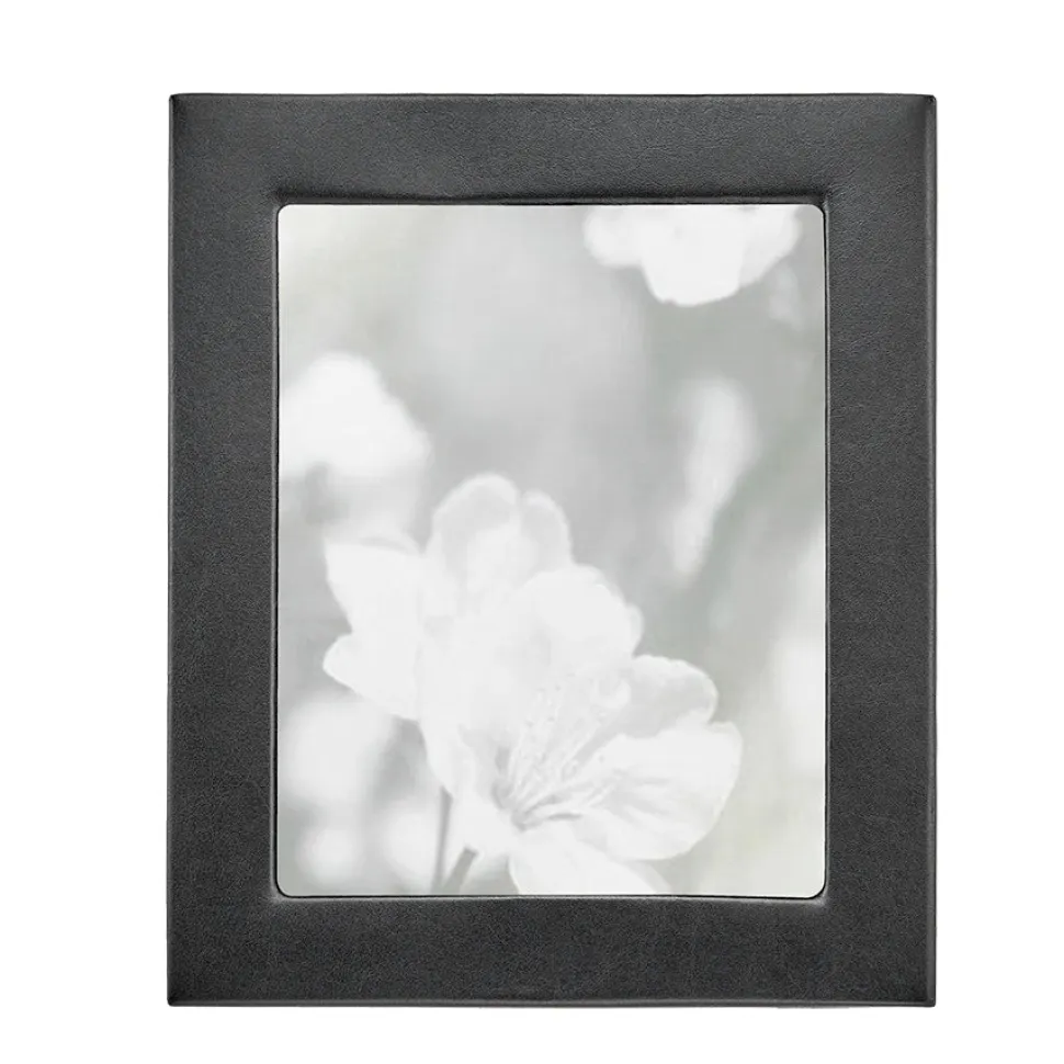 Studio Frame in Black Traditional Leather