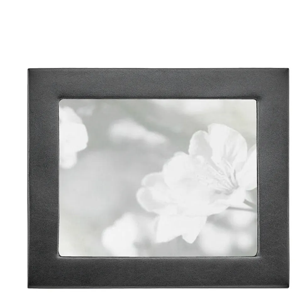 Studio Frame in Black Traditional Leather