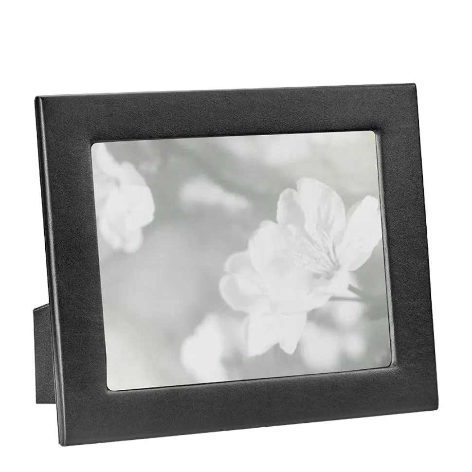 Studio Frame in Black Traditional Leather