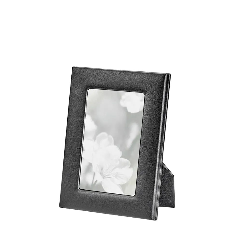 Studio Frame in Black Traditional Leather