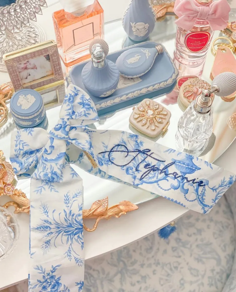 The Chinoiserie Bow