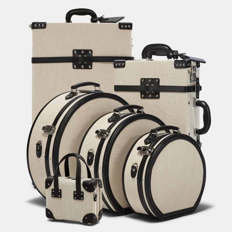 The Editor in Black Carryon