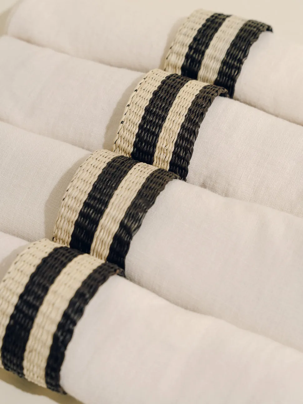 The Iraca Napkin Ring in Natural Black, Set of 4