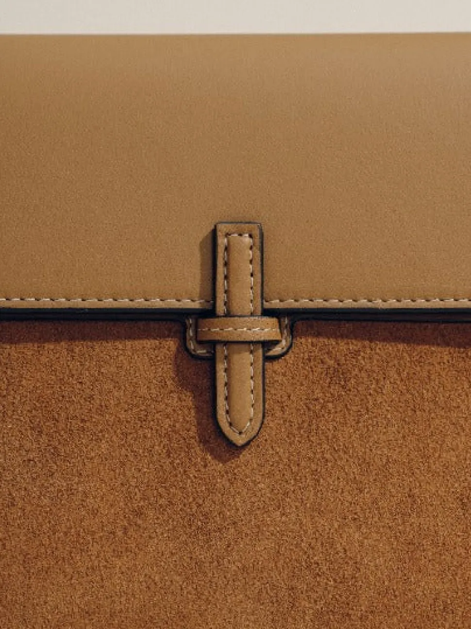 The Large Soft Clutch in Camel Suede