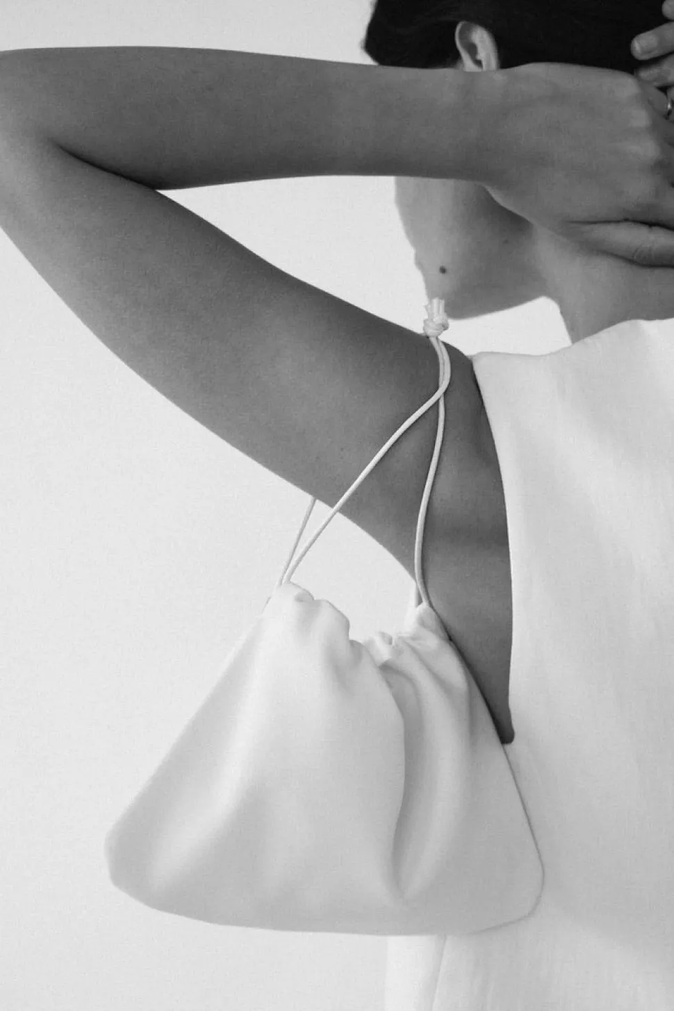 The Pouch in Bianco