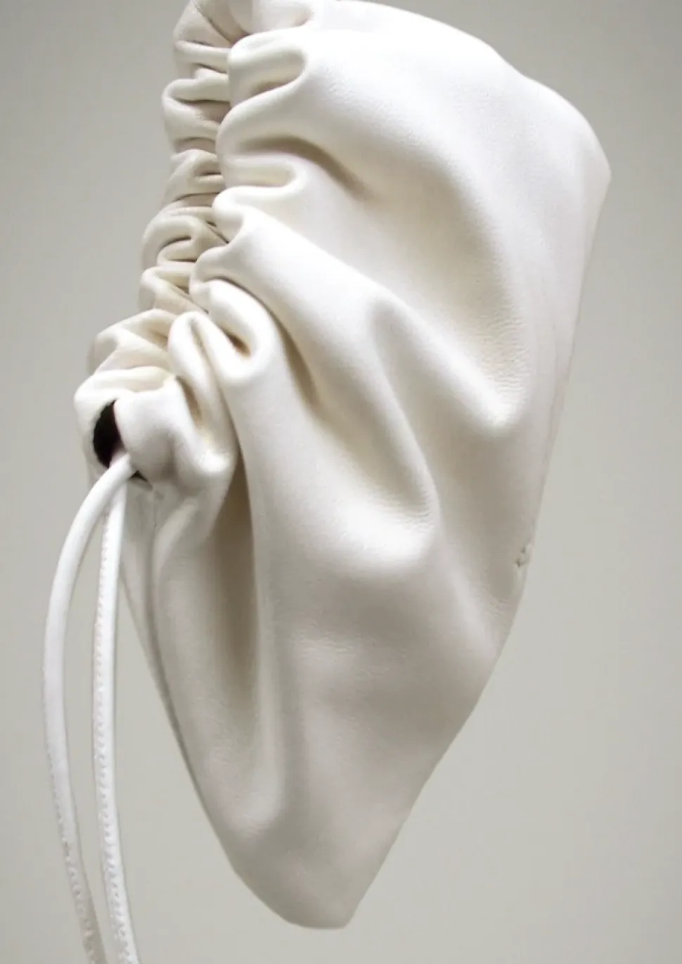 The Pouch in Bianco