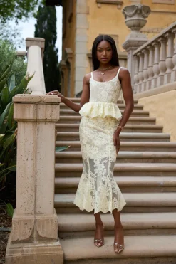 The Vinetta Set in Transparent Yellow Lace
