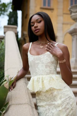 The Vinetta Set in Transparent Yellow Lace