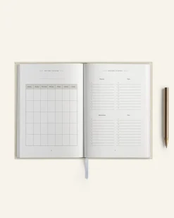 The Wedding Planner Hardback