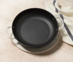 Toughened Nonstick PRO 4 qt. Shallow Casserole & Braiser with Glass Lid