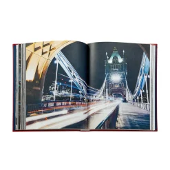 Trope London in Red