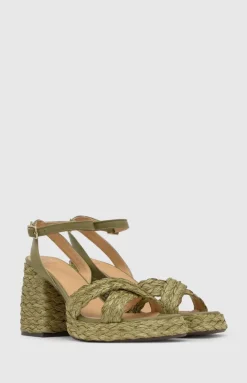 Valeriette in Olive