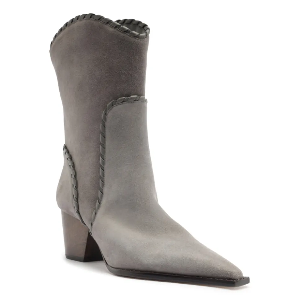 Victoria Saddle in Cement