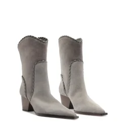 Victoria Saddle in Cement