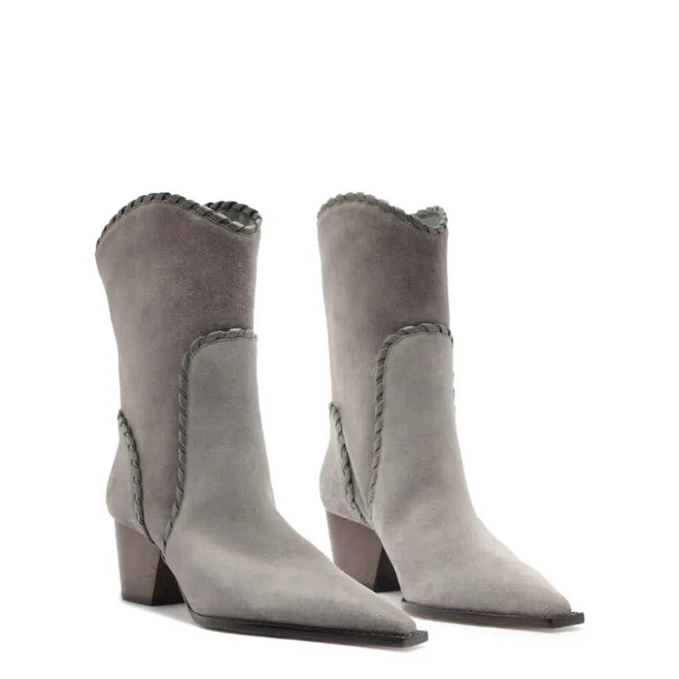 Victoria Saddle in Cement