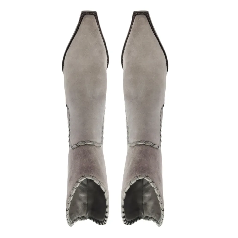Victoria Saddle in Cement