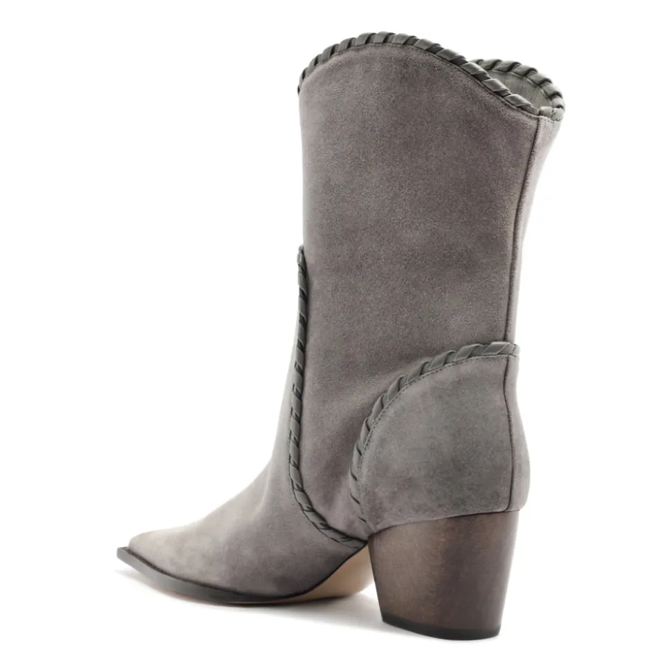 Victoria Saddle in Cement