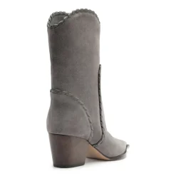 Victoria Saddle in Cement