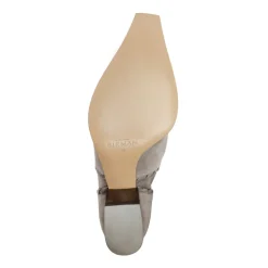 Victoria Saddle in Cement