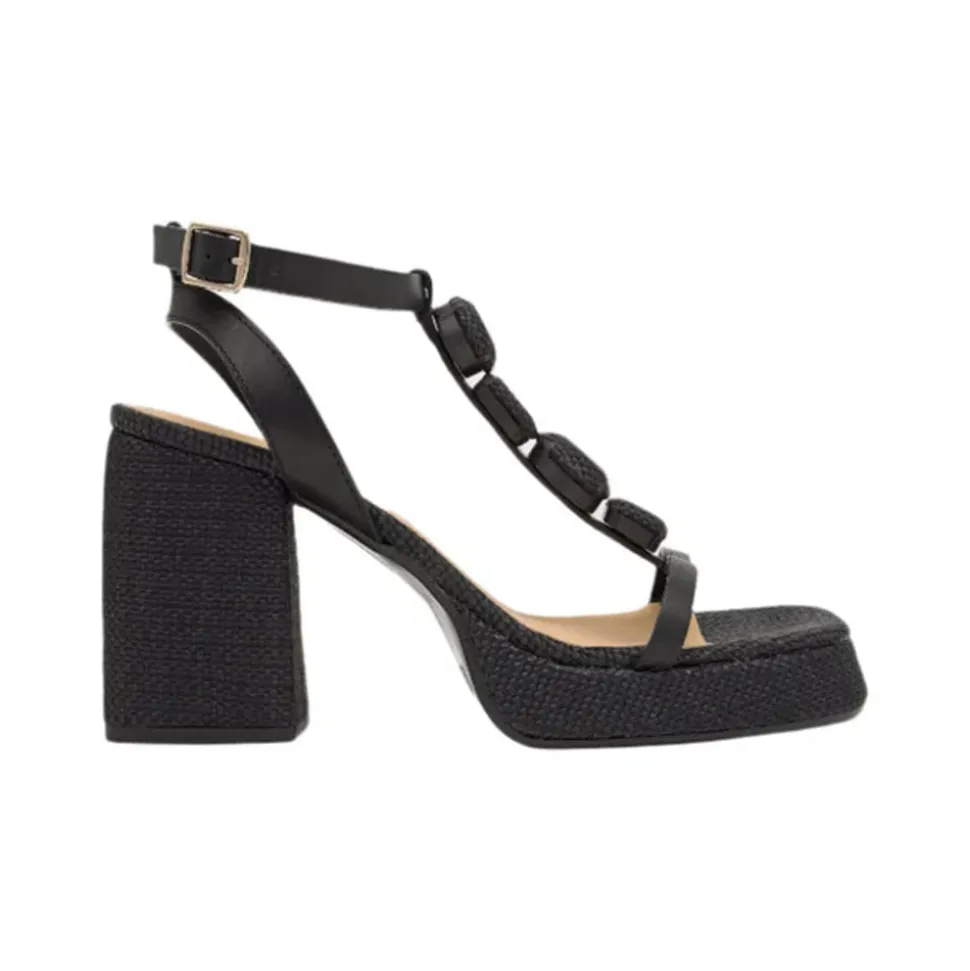 Vitto in Black