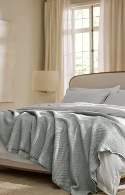 Waffle Bed Blanket in Shore