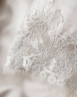 Women’s Silk Lace Robe in White
